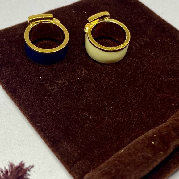 Bundle of 2 Michael Kors MK Buckle Enamel Rings Blue and White In Yellow Gold - Picture 3 of 4